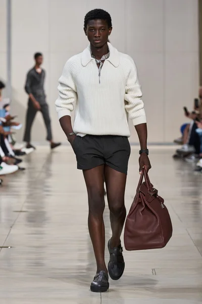 Look 43